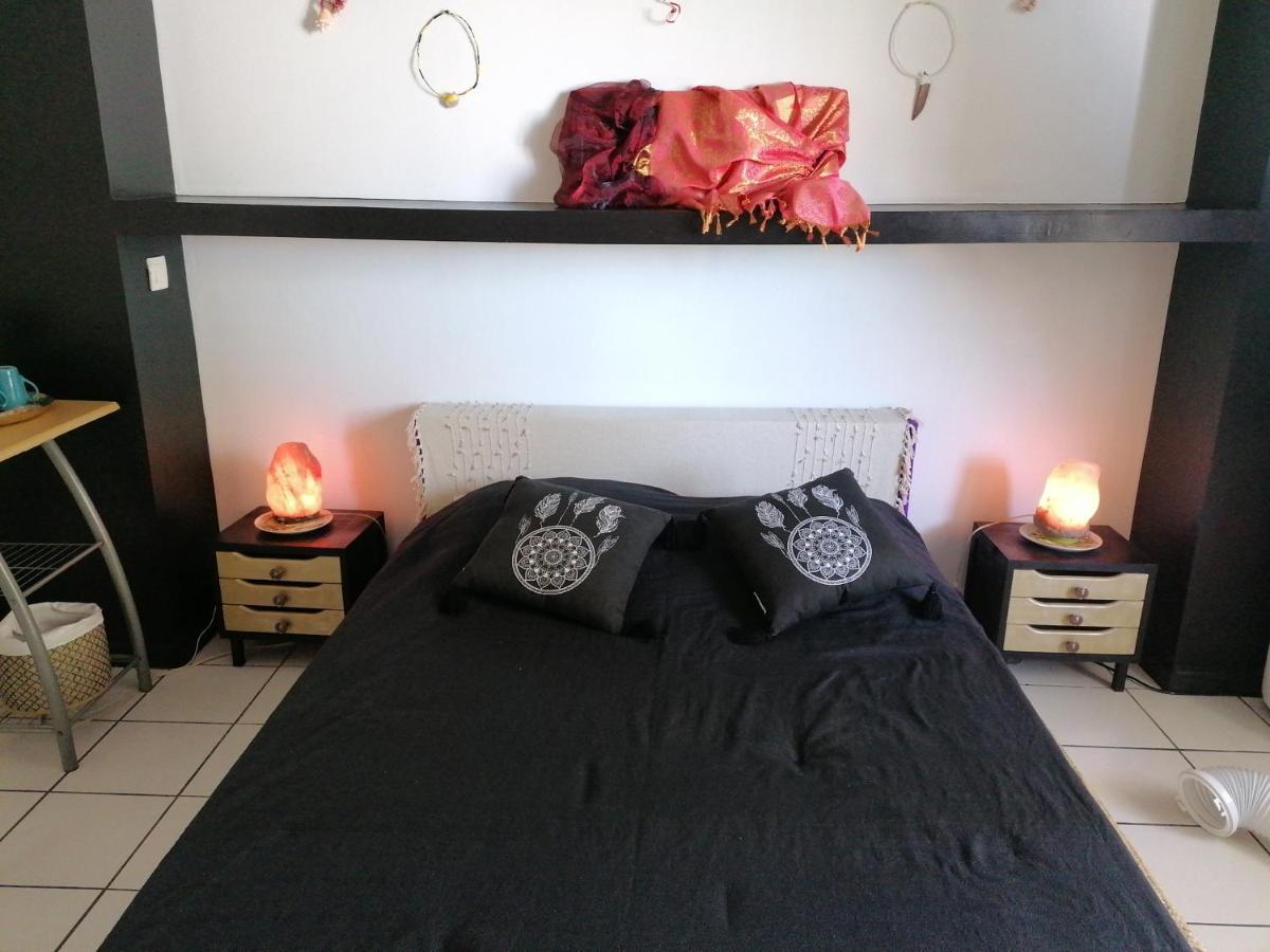 Jolie Chambre Climatisee Avec Balcon Chez L'Habitant Saint Pierre Exteriör bild