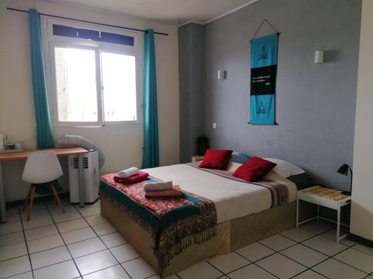 Jolie Chambre Climatisee Avec Balcon Chez L'Habitant Saint Pierre Exteriör bild