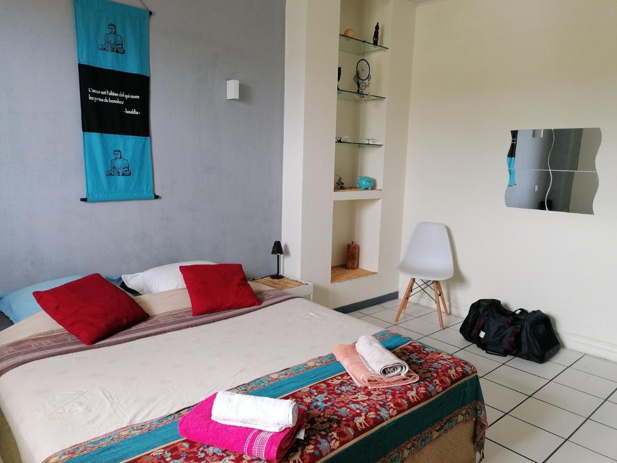 Jolie Chambre Climatisee Avec Balcon Chez L'Habitant Saint Pierre Exteriör bild